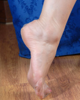 Leg Tease - 33-kip33